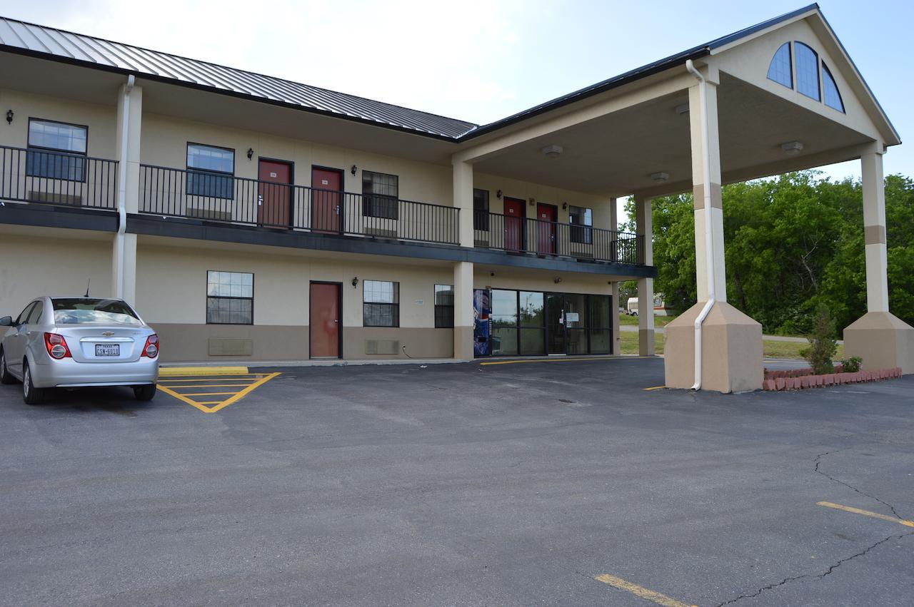 Hiway Inn Express - Kiowa ภายนอก รูปภาพ